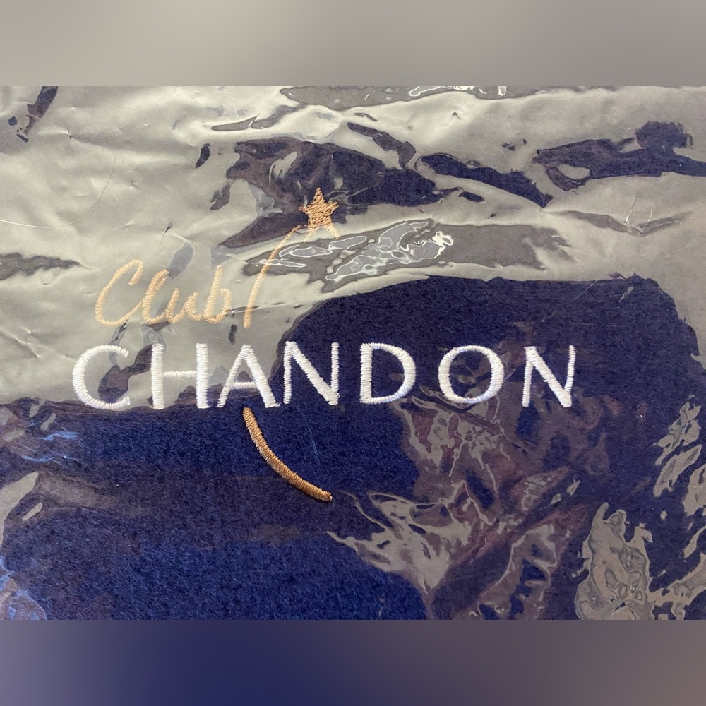CHANDON CHAMPAGNE BLANKET/THROW NIP